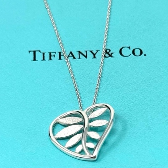 Authentic Tiffany & co. Paloma Picasso Villa Palm Leaf Pendant Necklace. - Picture 7 of 13